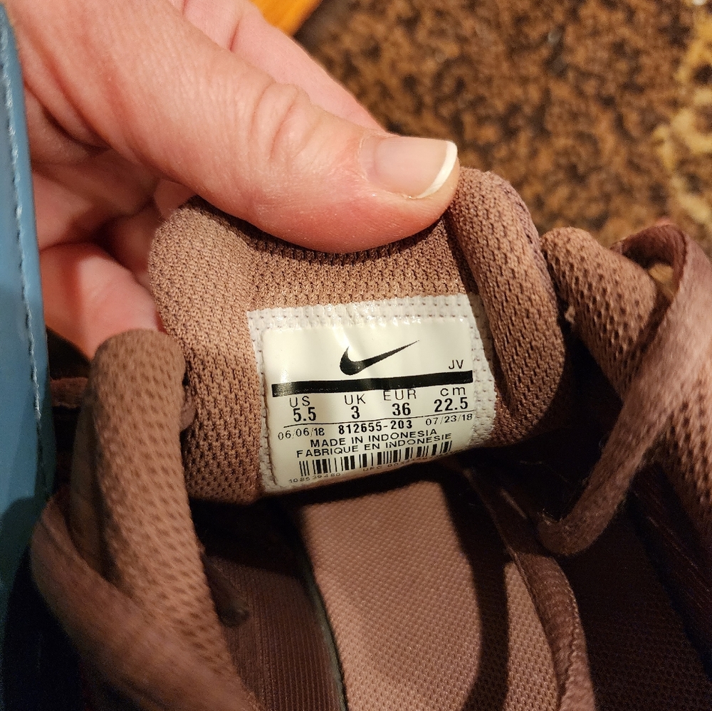 WOMEN Nike Tanjun. EUC - Picture 6 of 6